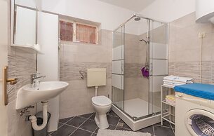 Apartments Mactra