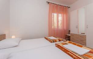 Apartments Mactra