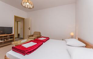 Apartments Mactra