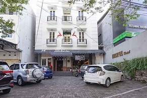 Heine Hotel