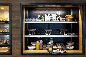 Moxy Brussels City Center