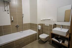 Hotel Emen