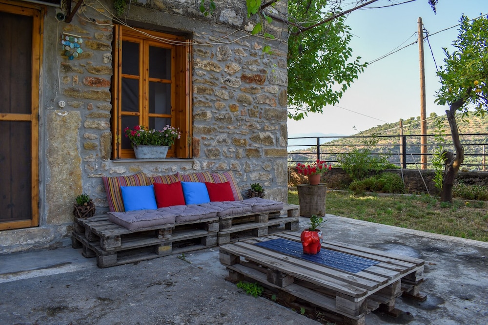 Stone Studio With Sea Views Near the Beach