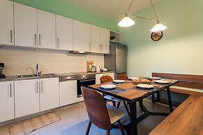 Upscale Modern Escape in the Historic Center