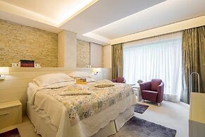 Ioana Hotels