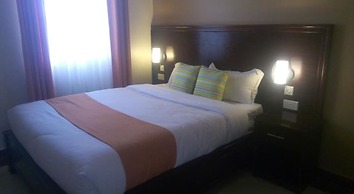 Skyward Mua Hotel