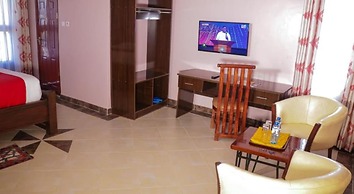 Skyward Mua Hotel