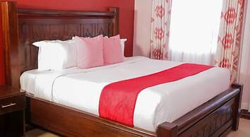 Skyward Mua Hotel