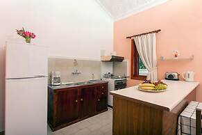 Alykes Park Bungalows & Apt