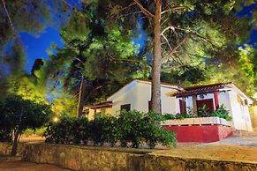 Alykes Park Bungalows & Apt