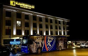 Kanyonvadi Hotel