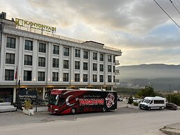 Kanyonvadi Hotel