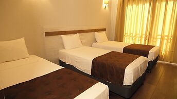 Kanyonvadi Hotel