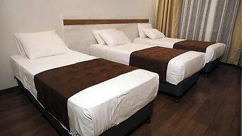 Kanyonvadi Hotel