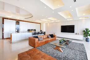 Tower Sea View Luxury 32 Floor Apartment