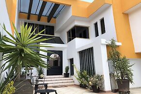 Collection O Frida Suites & Lounge