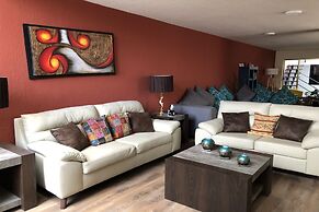 Collection O Frida Suites & Lounge