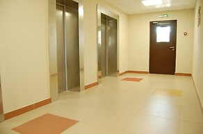 Studio near Subway