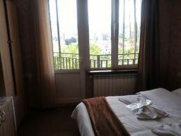7 Star Hotel
