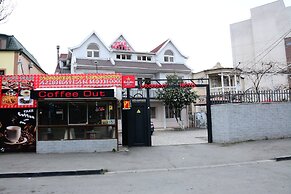 7 Star Hotel
