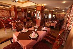 Moon Plaza Hotel