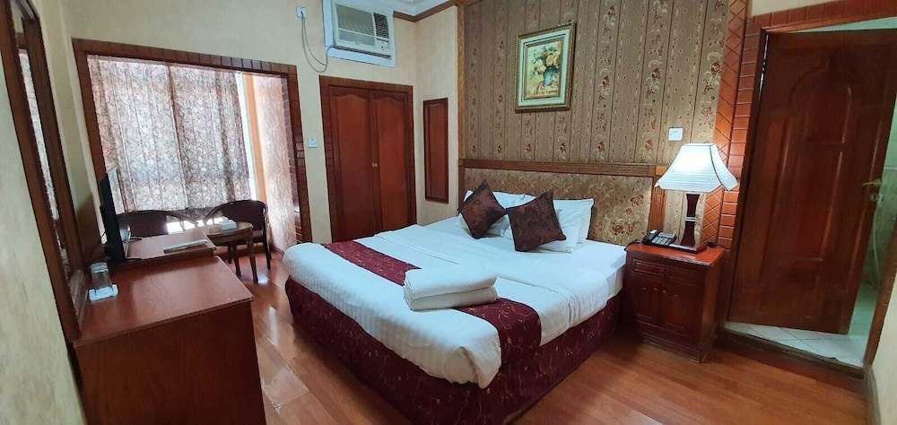 Moon Plaza Hotel