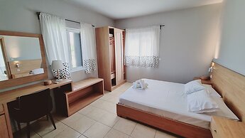 Chloe Apartments