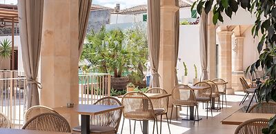 Ynaira Hotel & Spa