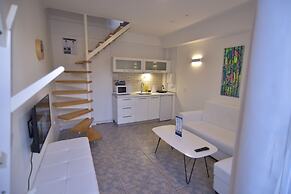 Aloha Apartments with pool