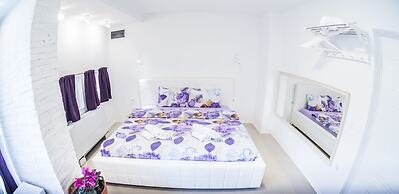 Aloha Apartments with pool