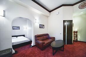 4 Rooms Hotel