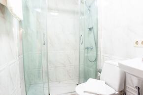 4 Rooms Hotel