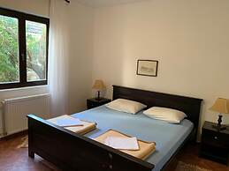 Apartments Petrovac