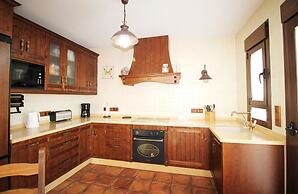 1033 Villa Laura