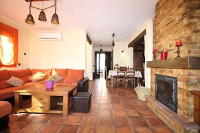 1033 Villa Laura