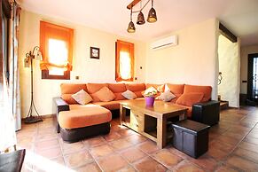 1033 Villa Laura