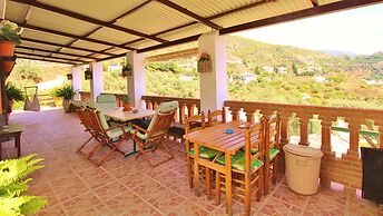1038 Villa Cruz