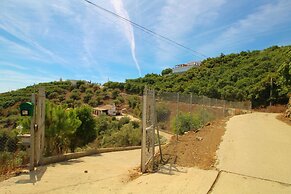 1038 Villa Cruz