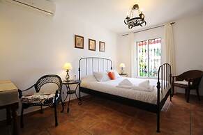 1097 Villa Jomada