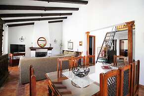 1097 Villa Jomada