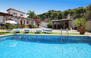 1097 Villa Jomada