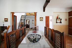 1097 Villa Jomada