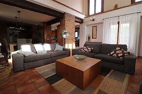 1144 Villa la Perla