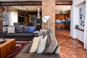 1144 Villa la Perla