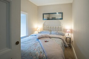 Charming 2-bed Apartment in Donegal Town Centre