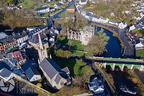 Charming 2-bed Apartment in Donegal Town Centre