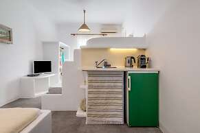 Faros Apartments