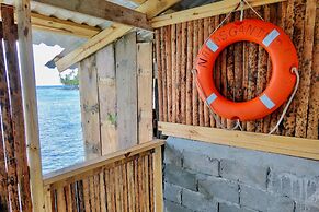San Blas Private Oceanfront Cabin
