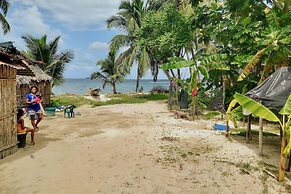 San Blas Private Oceanfront Cabin
