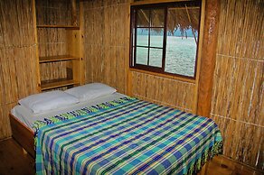 San Blas Private Oceanfront Cabin